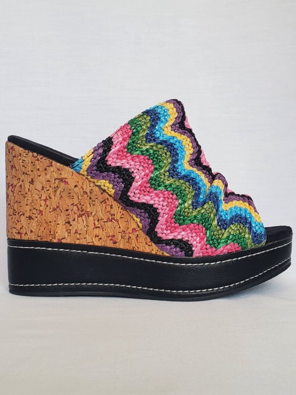 MUK LUKS Peyton Platform Wedge Sandals Multi Color Chevron Boho Size 8 NWOT